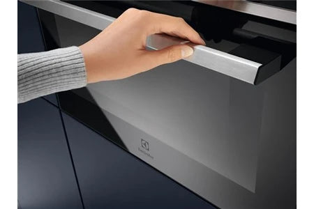 Micro-ondes + Gril Electrolux EVM8E08X Niche 45 cm